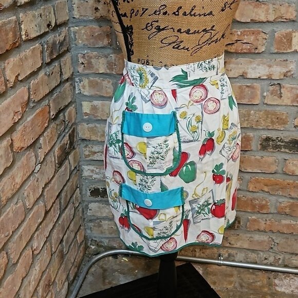 Vintage Vegetable themed apron - Picture 2 of 8
